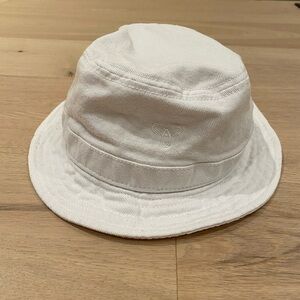 Aritzia~TNA White Bucket Hat